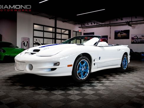 Used 1999 Pontiac Firebird Trans Am RWD image 4