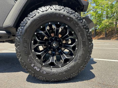 Used 2022 Jeep Gladiator Sport AWD/4WD image 70