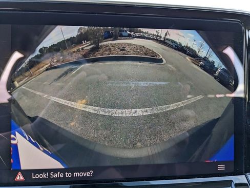 Used 2024 Volkswagen Atlas SE image 31