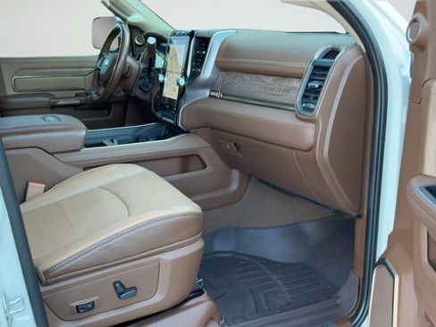 Used 2022 RAM 2500 Limited AWD/4WD image 24
