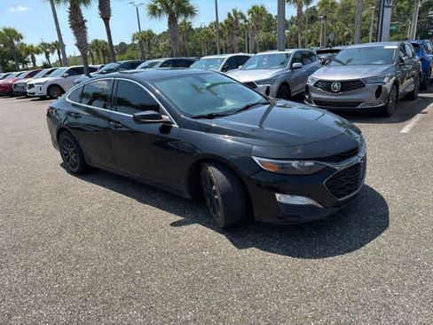 Used 2020 Chevrolet Malibu LT w/ Midnight Edition FWD image 13
