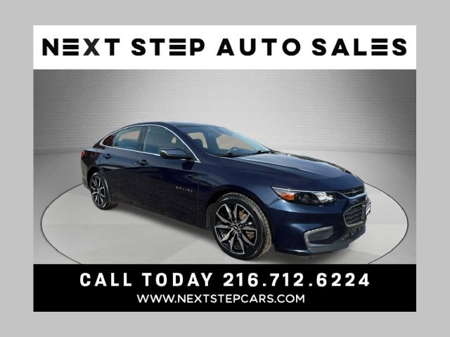 Used 2017 Chevrolet Malibu LT FWD image 1