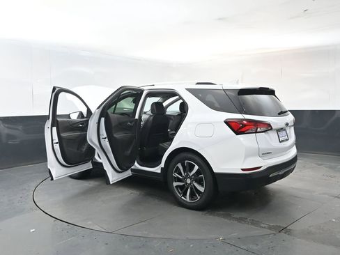 Used 2023 Chevrolet Equinox Premier image 32