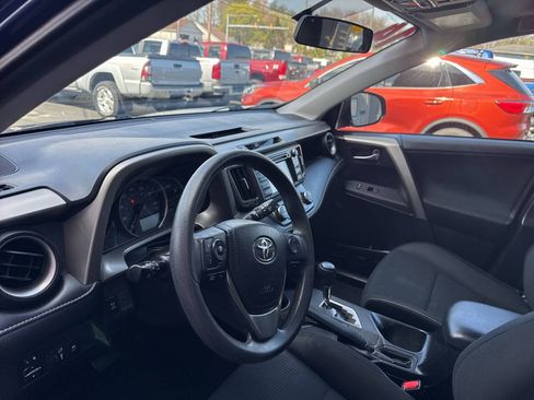 Used 2014 Toyota RAV4 XLE AWD/4WD image 15
