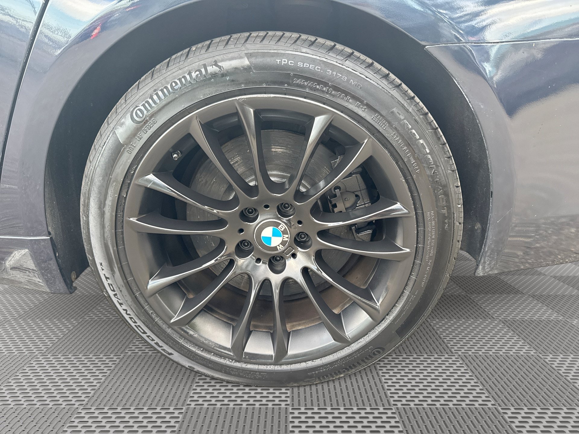 Used 2015 BMW 750Li xDrive AWD/4WD image 29