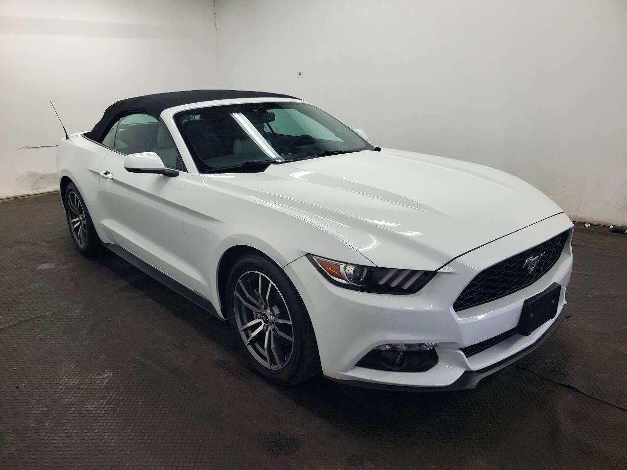 Used 2016 Ford Mustang Premium RWD image 3