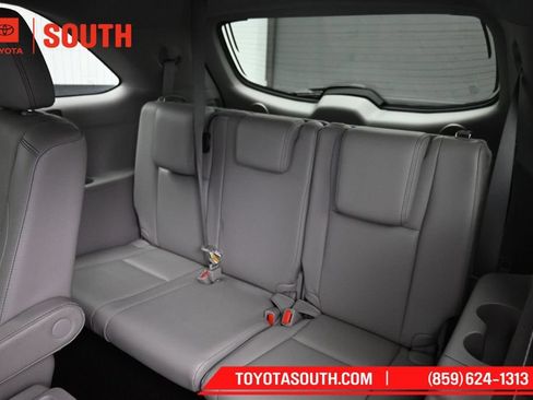 Used 2016 Toyota Highlander Limited AWD/4WD image 28