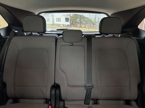 Used 2022 Ford Escape SE w/ SE Sport Appearance Package image 17