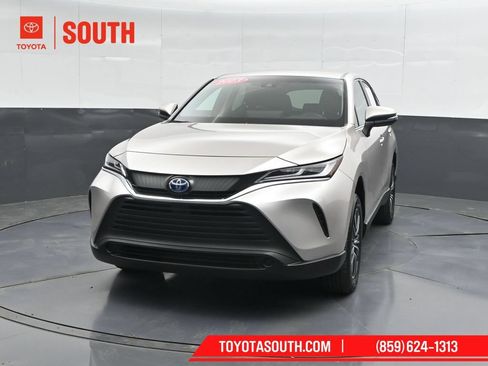 Used 2023 Toyota Venza LE AWD/4WD image 5