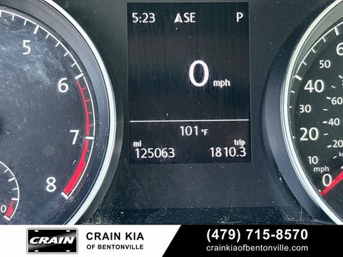 Used 2016 Volkswagen Golf S FWD image 27