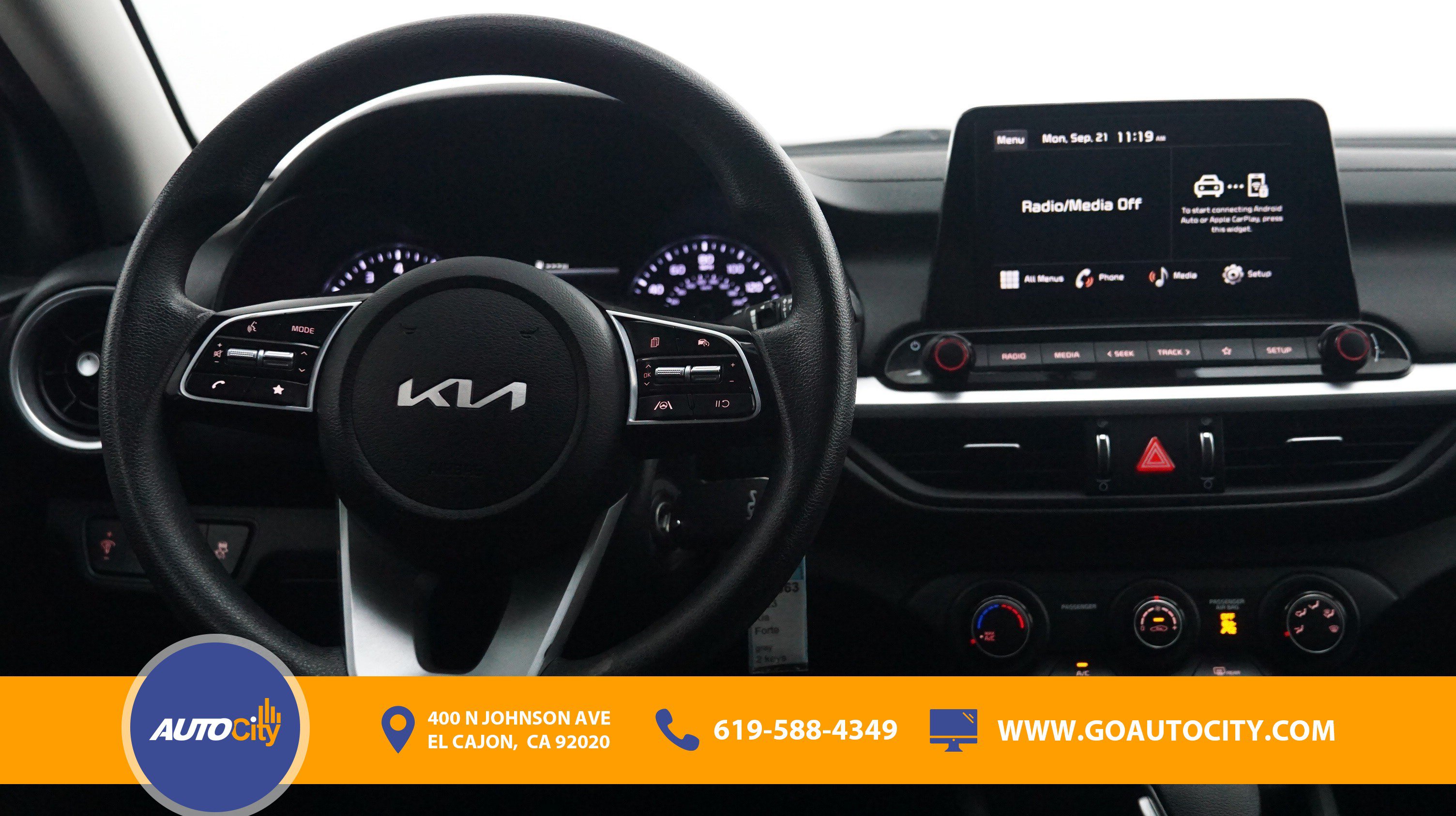 Used 2023 Kia Forte LXS w/ LXS Technology Package FWD image 5