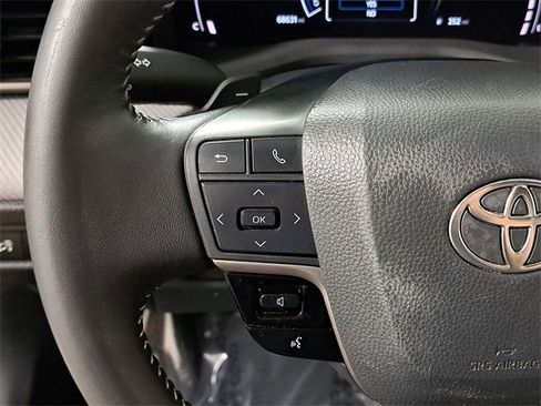 Used 2025 Toyota Camry SE image 24