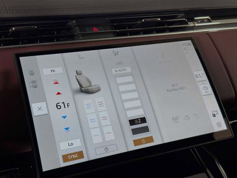 Used 2025 Land Rover Range Rover Sport Dynamic SE image 16