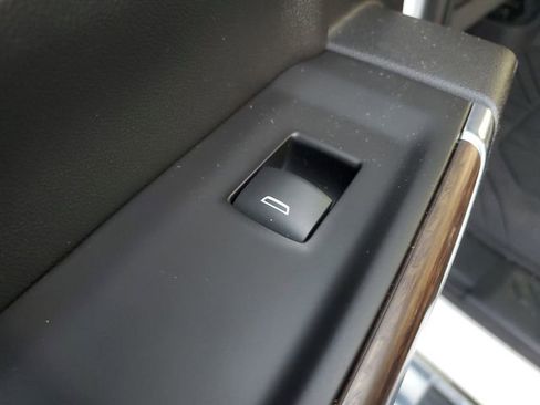 Used 2020 Chevrolet Silverado 1500 High Country w/ Technology Package image 18