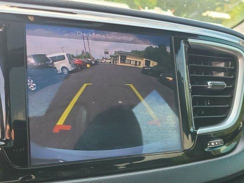 Used 2018 Chrysler Pacifica Touring-L Plus w/ S Appearance Package image 29