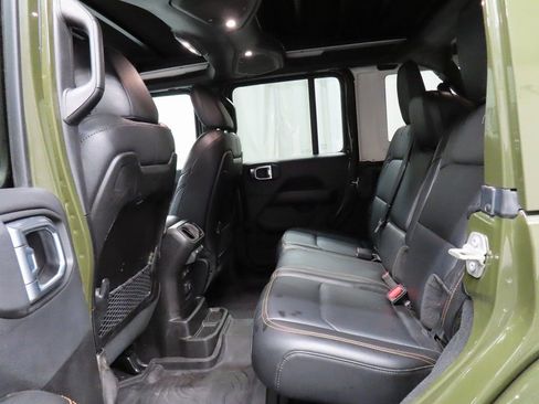 Used 2024 Jeep Wrangler Unlimited Sahara w/ Technology Group image 10