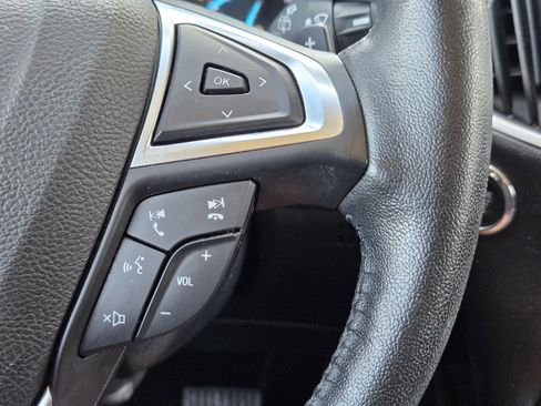 Used 2018 Ford Edge SEL FWD image 27