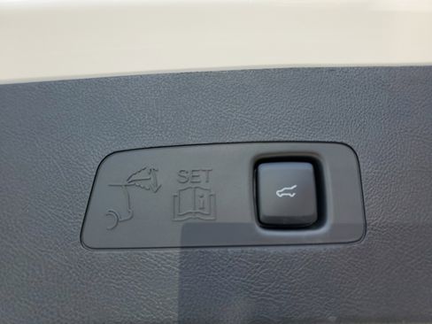 Certified 2025 Lincoln Corsair FWD image 6