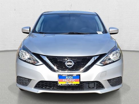 Used 2019 Nissan Sentra SV image 2
