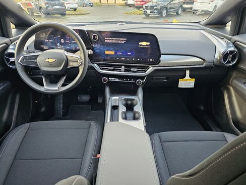 New 2026 Chevrolet Equinox EV LT image 19