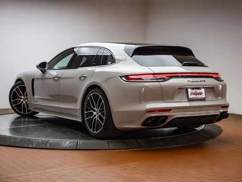 Certified 2022 Porsche Panamera GTS image 3