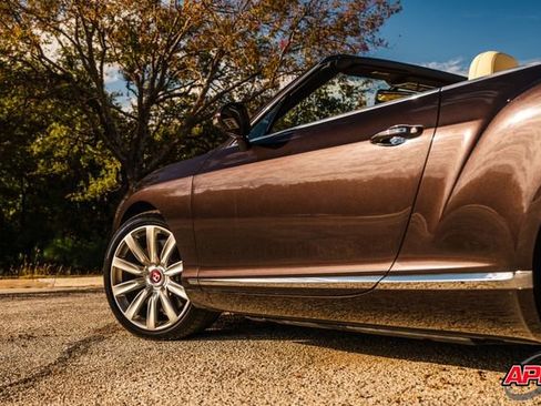 Used 2015 Bentley Continental GT image 21