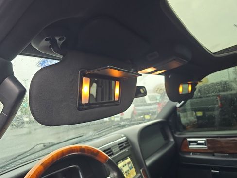 Used 2016 Lincoln Navigator L Select image 16