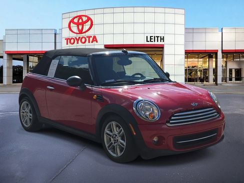 Used 2014 MINI Cooper Convertible image 3