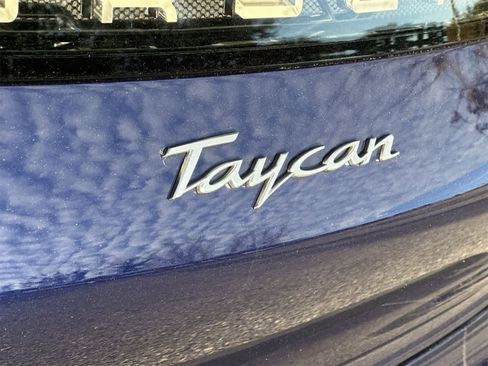 Used 2021 Porsche Taycan image 11