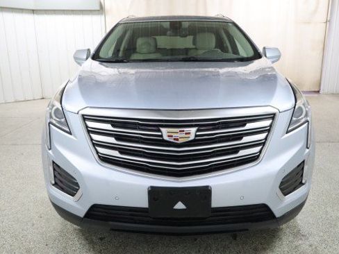 Used 2017 Cadillac XT5 Luxury w/ Driver Awareness Package AWD/4WD image 7