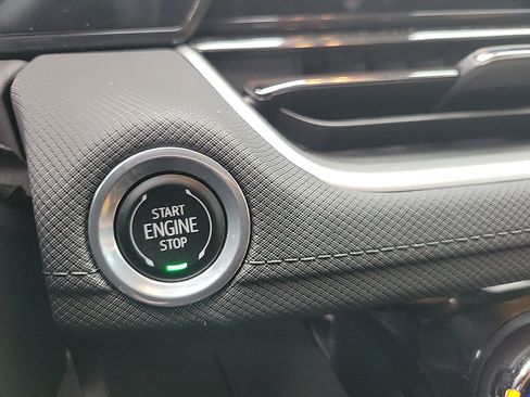 Used 2025 Chevrolet TrailBlazer LT image 24