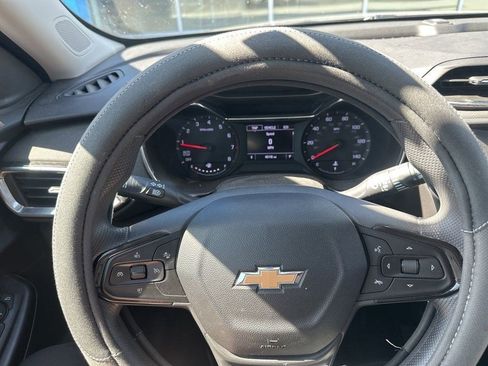 Used 2023 Chevrolet TrailBlazer LT FWD image 8