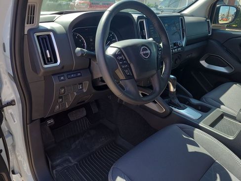 Certified 2025 Nissan Frontier SV w/ SV Convenience Package image 15