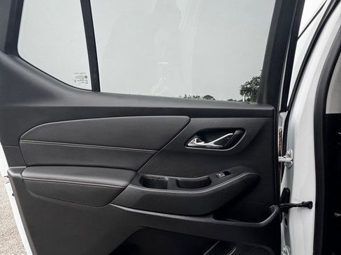 Used 2019 Chevrolet Traverse LT w/ LT Premium Package image 11