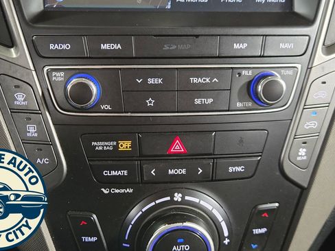 Used 2019 Hyundai Santa Fe XL image 16