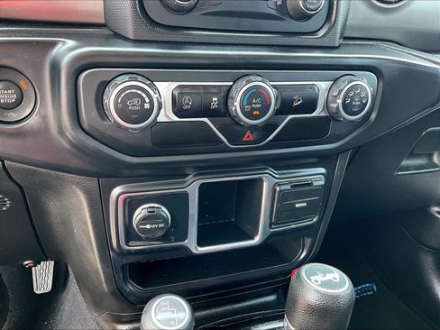 Used 2019 Jeep Wrangler Unlimited Sport AWD/4WD image 14
