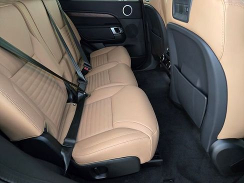 New 2025 Land Rover Discovery Dynamic SE AWD/4WD image 17