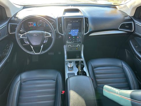 Used 2024 Ford Edge SEL w/ Sport Appearance Package image 13