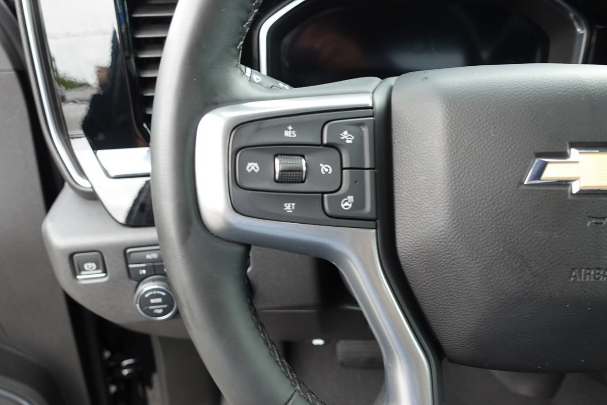 Used 2024 Chevrolet Silverado 1500 LT AWD/4WD image 45