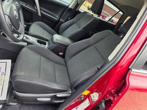 Used 2018 Toyota RAV4 XLE w/ Plus Extra Value Package AWD/4WD image 6