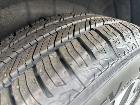 Certified 2020 Toyota Highlander XLE image 40