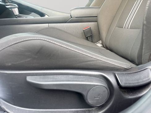 Used 2025 Hyundai Elantra SEL FWD image 14