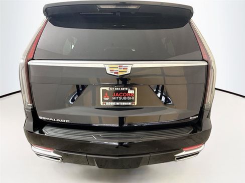Used 2024 Cadillac Escalade ESV Premium Luxury image 27