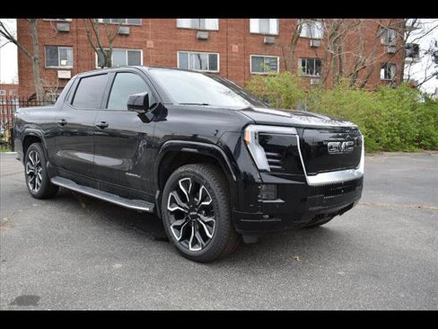 New 2025 GMC Sierra EV Denali image 3