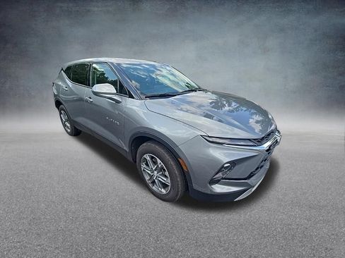 Used 2025 Chevrolet Blazer LT AWD/4WD image 10