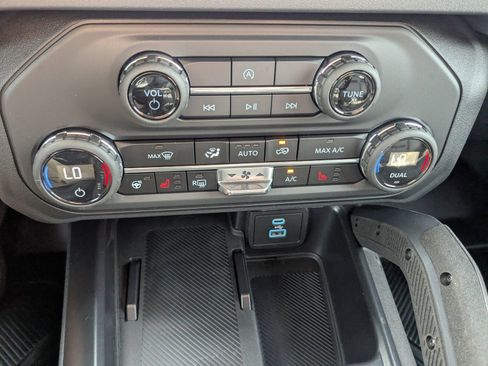 New 2025 Ford Bronco Badlands w/ Sasquatch Package image 23