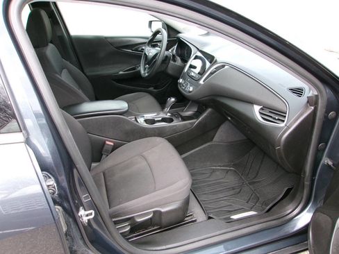 Used 2019 Chevrolet Malibu LS w/ LPO, Convenience Package 1 image 9