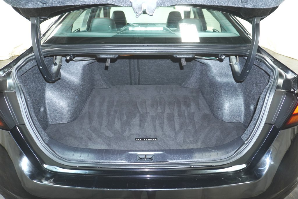 Used 2024 Nissan Altima 2.5 SR FWD image 6