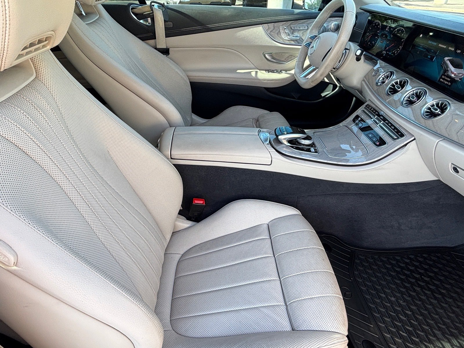Used 2023 Mercedes-Benz E 450 4MATIC Cabriolet image 30