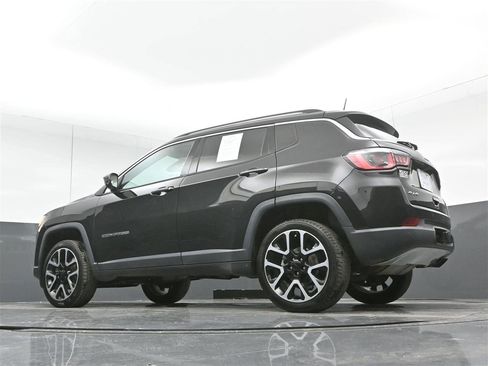 Used 2018 Jeep Compass Limited w/ Navigation Group image 35